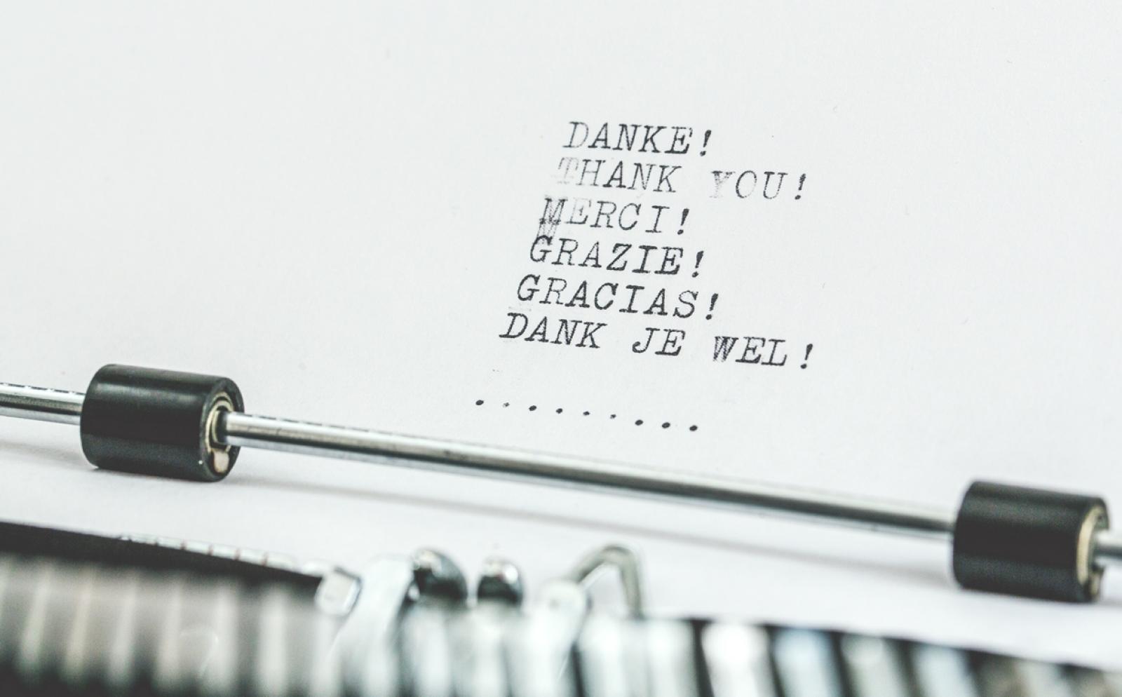 タイプライターで打った「ありがとう」6言語